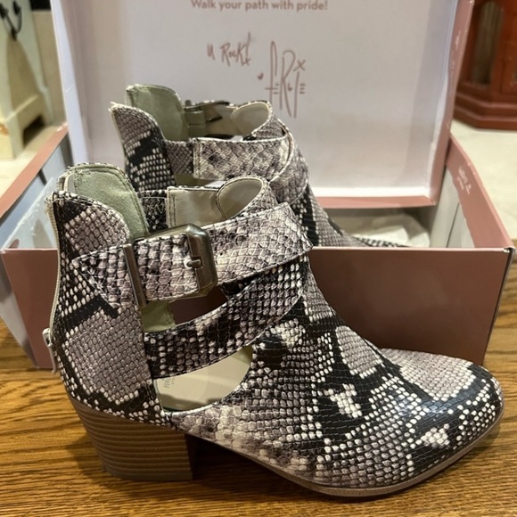 Fergalicious Snakeskin Print Boots - Picture 3 of 5